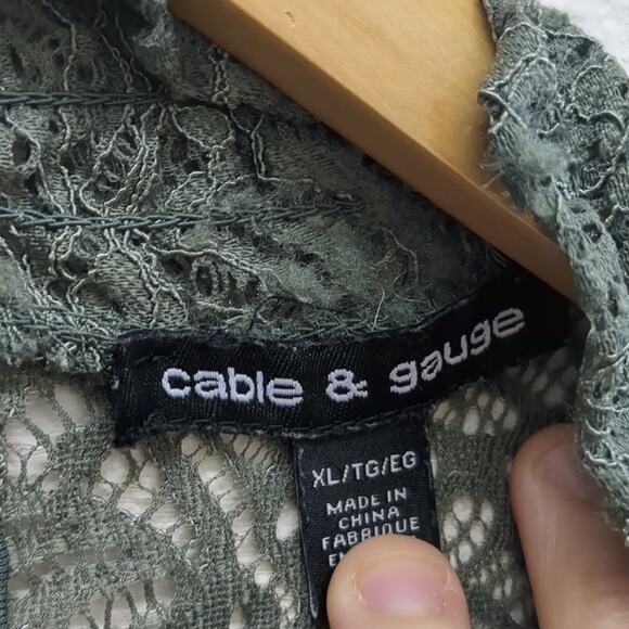 Cable and Gauge sage green lace turtle neck blouse size XL - Picture 3 of 7
